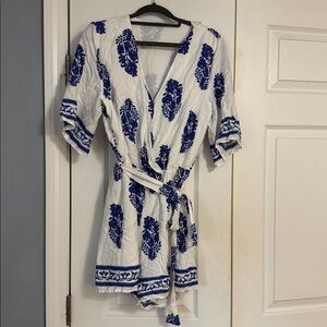 Cupshe White and Blue Patterned Wrap Romper